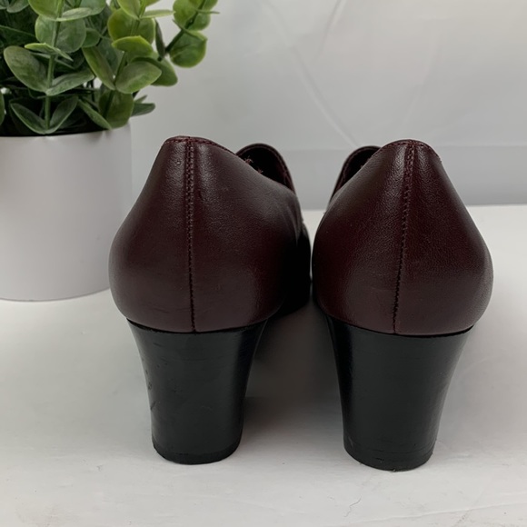 What’s What burgundy heels - Picture 4 of 11